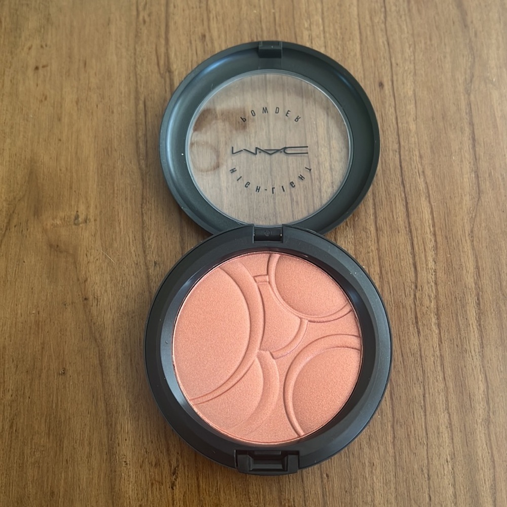 MAC Cosmetics Balloonacy Collection Hullaballoo High-light Powder